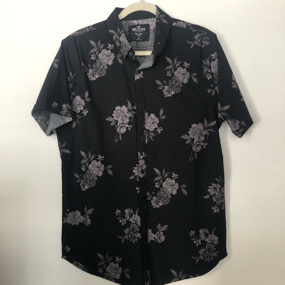 Hollister Epic Flex Black Floral Button Down Shirt Size Medium